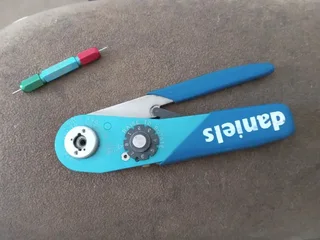 Daniels DMC crimper spares or repair High quality and very expensive crimper but unable to unlock