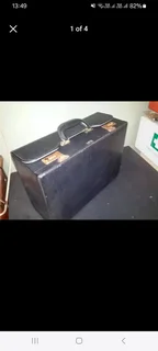 large leather briefcase for lawyer doctor or learner etc in excellent