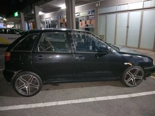 VW Polo Playa Hatchback for quick sale - R30 000 negotiable