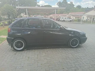 VW Polo Playa Hatchback for quick sale - R26 000 negotiable
