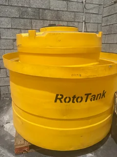 1000l Diesel Tank, included bunded tank, submersible pump, manual pump and +-400l diesel