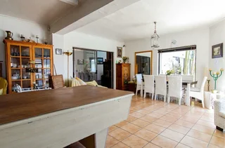 Guest House for sale