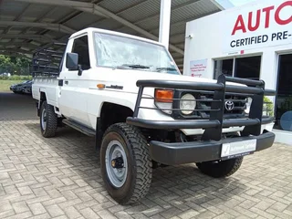 2006 Land Cruiser 70 4.2D for sale at East Toyota Eshowe contact Koks for more info.