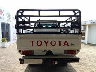 2006 Land Cruiser 70 4.2D for sale at East Toyota Eshowe contact Koks for more info.