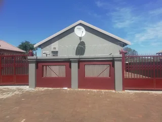 2 Bedroom house available for rental from 01/12/2025 at Rosslyn Gardens