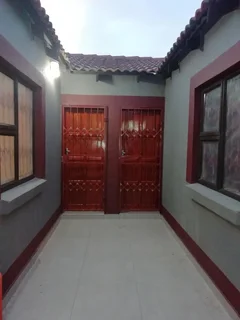 Bachelor room available for rental at Rosslyn Gardens from 01/02/2026