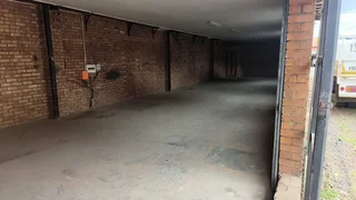 Store room to Let