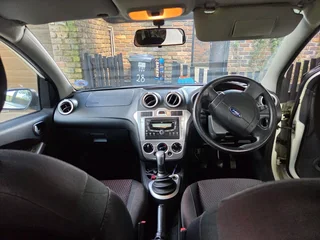 2010 Ford figo