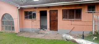 Outbuilding for rent in Shallcross spacious two room outbuilding one big room.