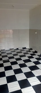 Outbuilding for rent in Shallcross spacious two room outbuilding one big room.