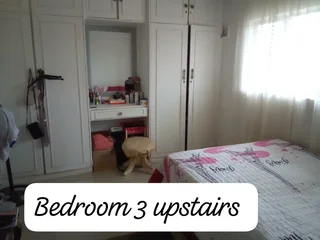 House to rent in Chatsworth