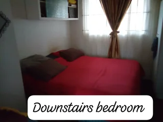 House to rent in Chatsworth