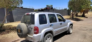 Jeep Cherokee 3.7L petrol V6 stripping for spares