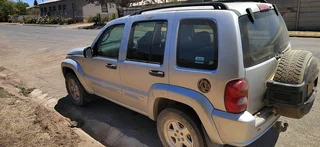 Jeep Cherokee 3.7L petrol V6 stripping for spares