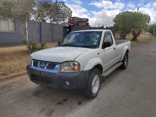 Nissan Np300 2.7diesel non turbo selling for SPARES ONLY