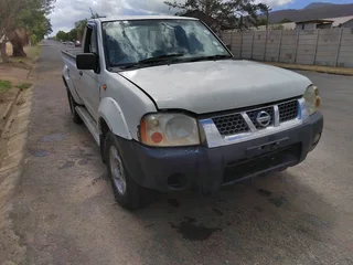 Nissan Np300 2.7diesel non turbo selling for SPARES ONLY