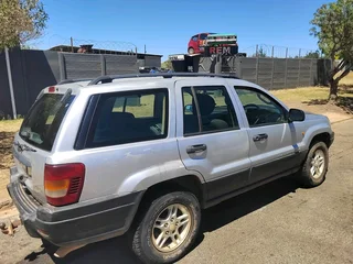 Jeep Grand Cherokee 2.7crd stripping for spares