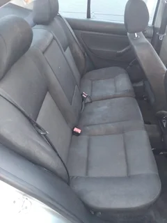 2002  JETTA 4 1.6SR ORIGINAL CONDITION NEVER BEEN RESPRAYED COMES WITH A SERVICE HISTORY