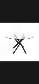 Ghost dinning room table. 6 seater. Tempered