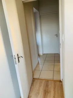 A room for rent to a working Professional near Waterfall Corner Midrand