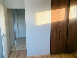 A room for rent to a working Professional near Waterfall Corner Midrand