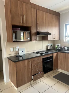 A room to rent for a clean ,  single working Professional lady, 5mins to Waterfall Corner Midrand