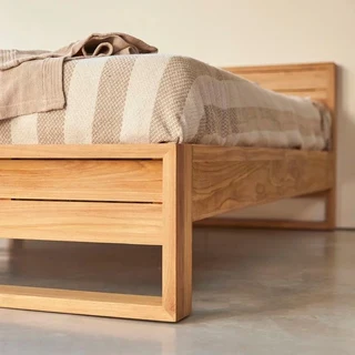 The Art of Rest: Choosing the Ideal Solid Wooden Bed&#34;