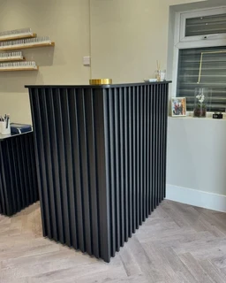 Top wooden shop counters for restaurants, pubs, and hotels