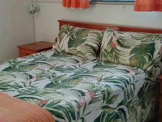 STRAND,  C.T.     NEAT ACCOMMODATION  AT  MOST AFFORDABLE RATES