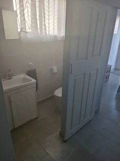 Strand, Helderberg  C T : One bedroom fully furnished  garden flat  on daily basis :