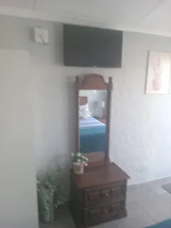 Strand, Helderberg  C T : One bedroom fully furnished  garden flat  on daily basis :