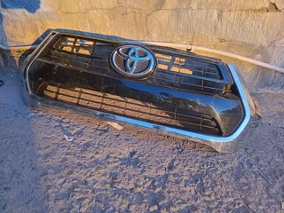2023 Toyota hilux gd6 main grill