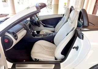 Masterpiece Auto Mercedes-Benz 350 Slk Convertable