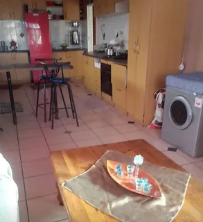 Room - Ad posted by Ivy Rex