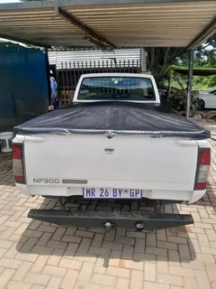 Nissan NP300(Smoking)