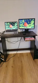 Office desk and chair