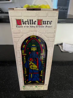 Vielle Cure 590ml 1970&#39;s Stained Glass Liquor Bottle Sealed with Box Antique