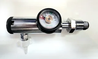 Oxygen regulator