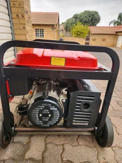 Ryobi generator RG 6900K 5000 watt - like new