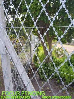 FENCING MATERIALS - GALVANIZED DIAMOND RAZOR MESH - FOR SALE