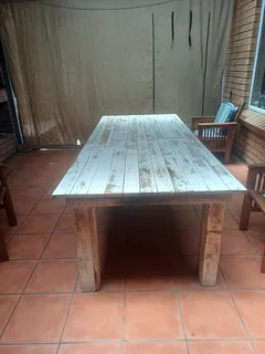 8 SEATER TABLE