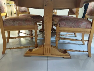 Oak dining table and chairs R4500.00 Bargain