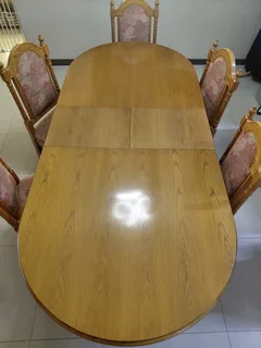 Oak dining table and chairs R4500.00 Bargain