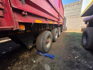 2012 UBT 3-Axle Mass Side Dropside Trailer