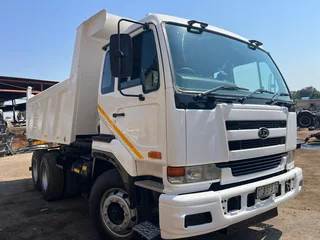 2004 Nissan UD350 10m³ Tipper