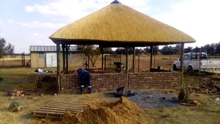 BRICKLAYER / BUILDER AVAILABLE