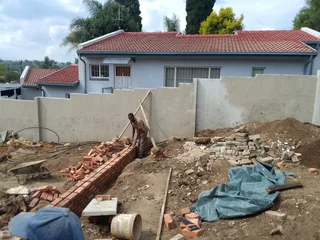 BRICKLAYER / BUILDER /AVAILABLE.