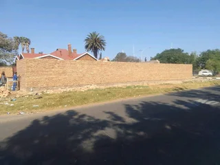 BRICKLAYER / BUILDER /AVAILABLE.