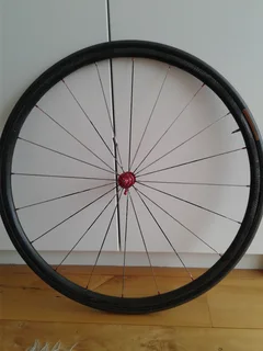 Road bicycle wheelset