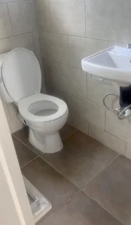 Neat &amp; Modern Bachelor Apartment – Available Immediately